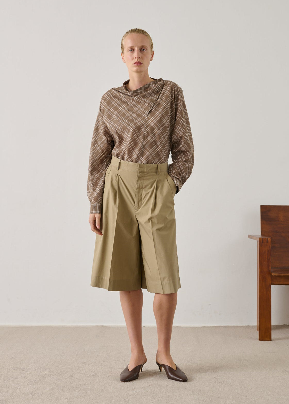 Imogen Bermuda Shorts in Sand from Soeur