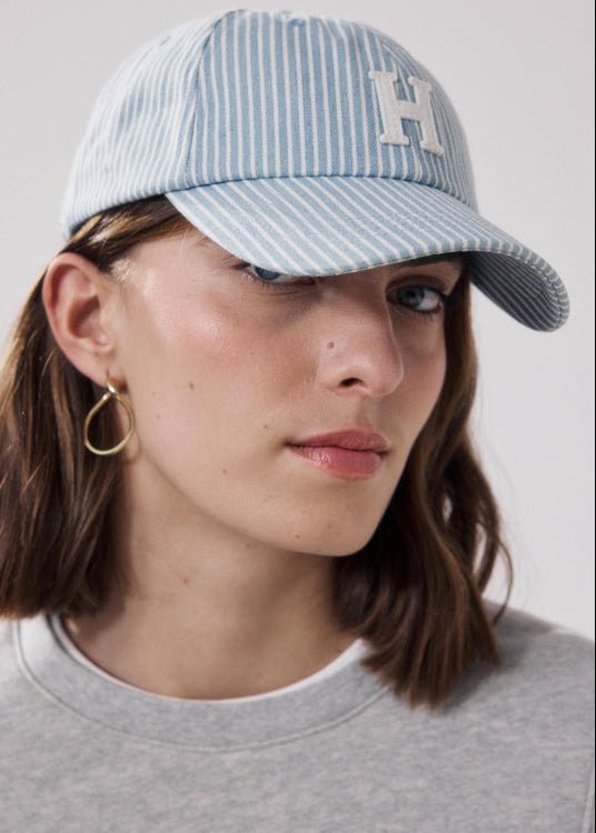 Cap H in White/Blue from HARTFORD at Edito boutique Cap H in White/Blue from HARTFORD at Edito boutique