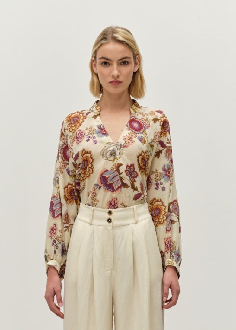 Dialogue Blouse in Flowers from DEVOTION TWINS at Edito boutique