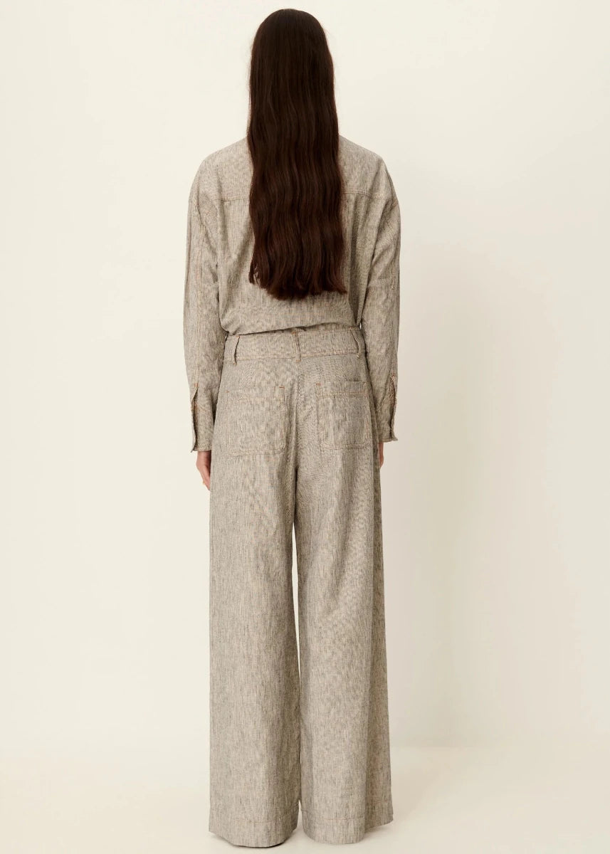 Notteri Overshirt in Whiblack from SESSUN at Edito boutique