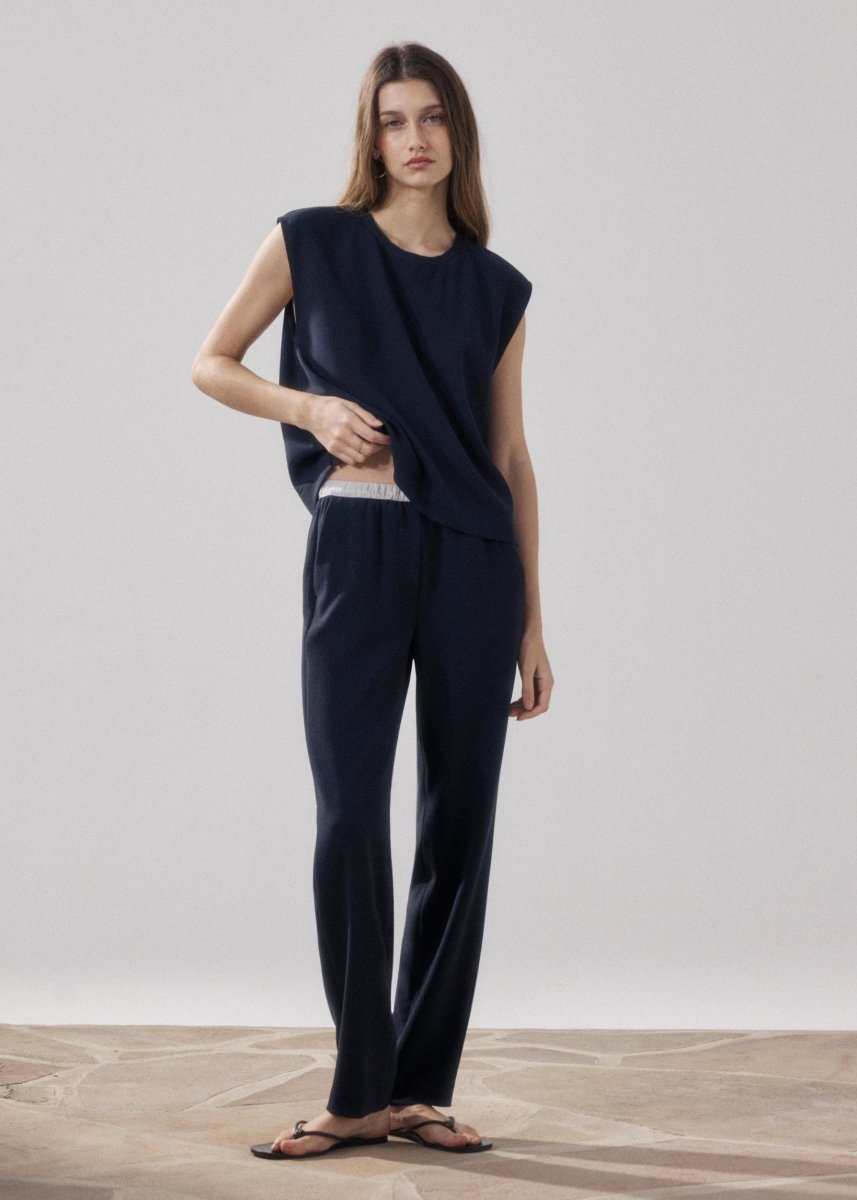 Pirol Trousers in Black from HARTFORD at Edito boutique Pirol Trousers in Black from HARTFORD at Edito boutique