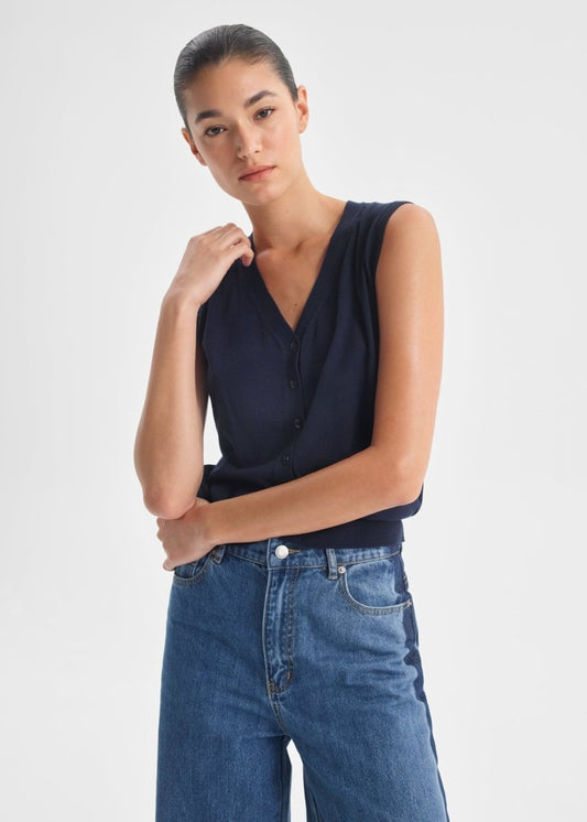Rhyan Knit Vest in Navy from MORRISON at Edito boutique Rhyan Knit Vest in Navy from MORRISON at Edito boutique