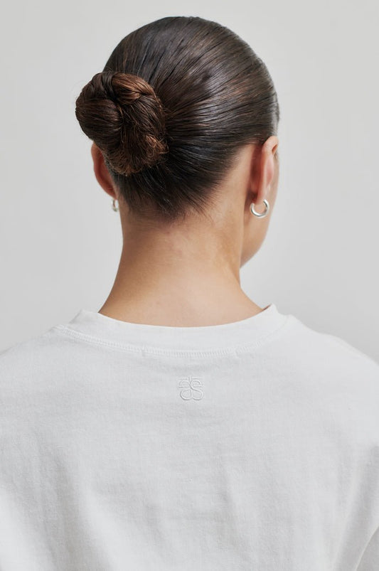 Sila Oversize Tee in White from SECOND FEMALE at Edito boutique Sila Oversize Tee in White from SECOND FEMALE at Edito boutique