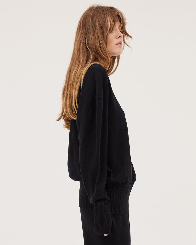 Travel Crew Sweater from CLOTH & CO at Edito boutique