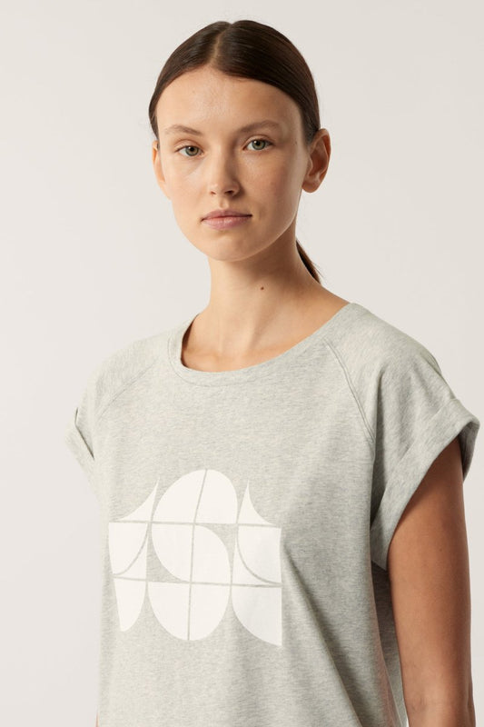 Valentina Tee in Grey from SOEUR at Edito boutique Valentina Tee in Grey from SOEUR at Edito boutique