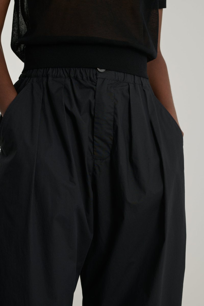 Vernon Trousers in Black from SOEUR at Edito boutique