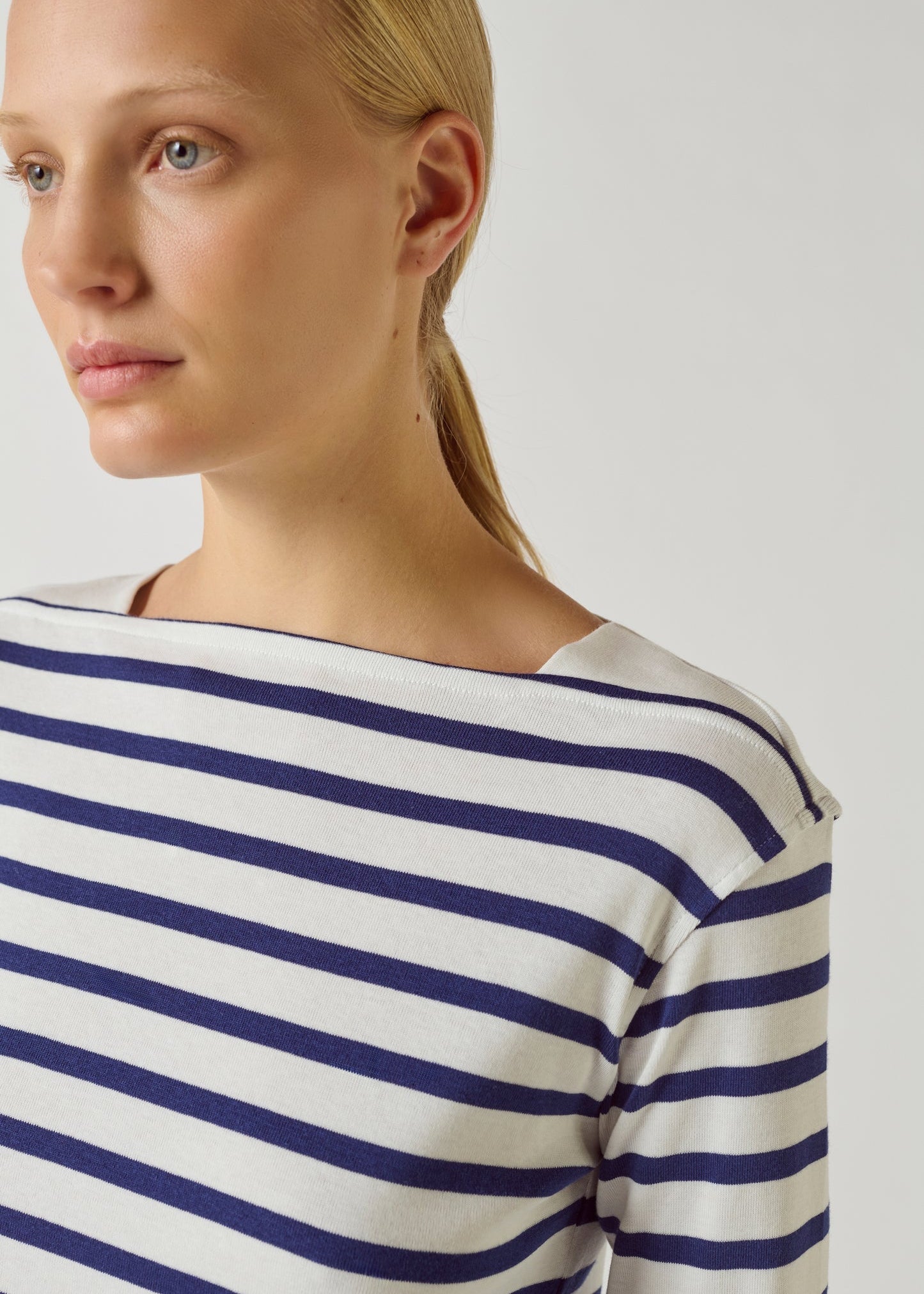 Katy T-shirt in White/Navy from Soeur
