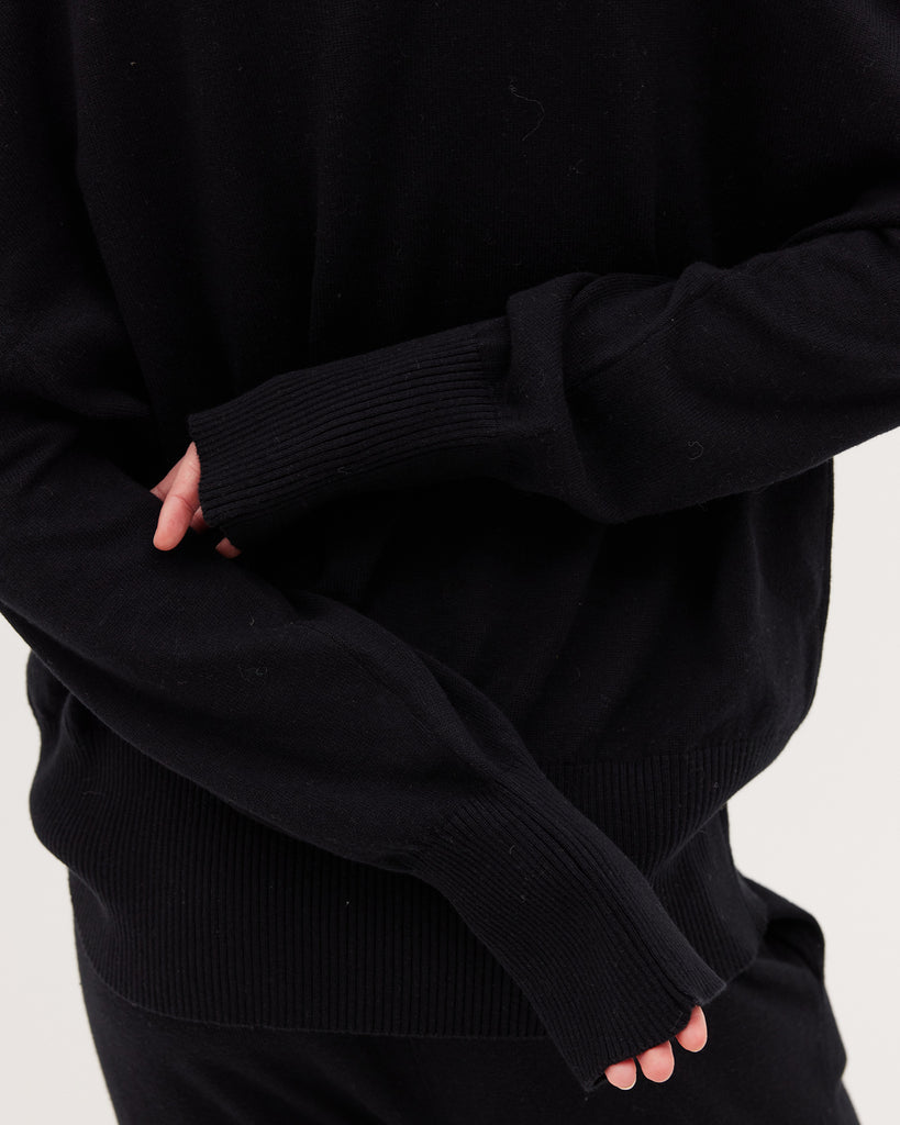 Cloth & Co Travel Crew Sweater Black