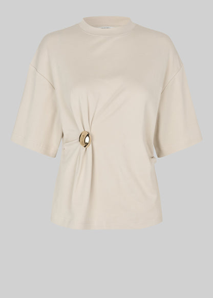 Enora Brooch Tee in Beige from Second Female