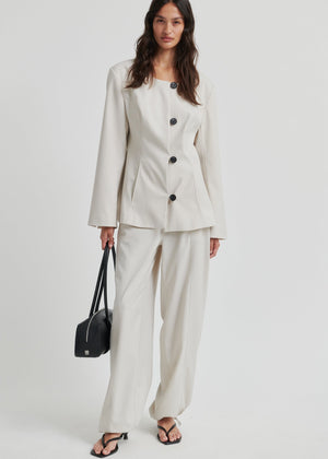 Amaze Cargo Trousers in Beige from Second Female