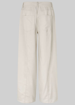 Amaze Cargo Trousers in Beige from Second Female