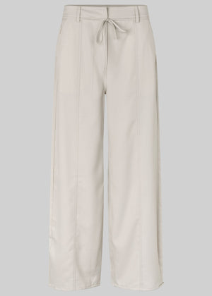 Amaze Cargo Trousers in Beige from Second Female
