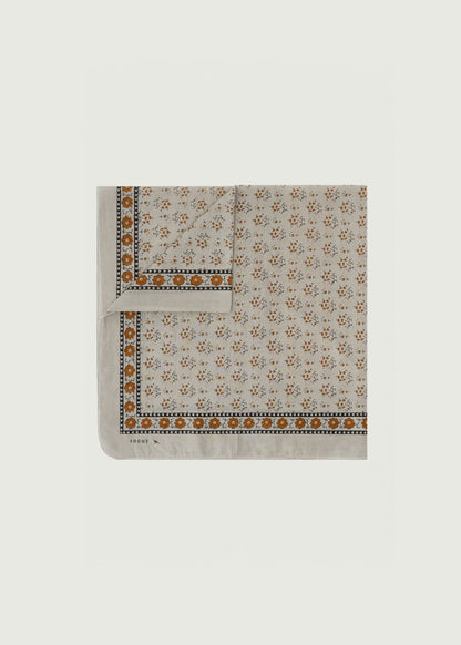 Classic Scarf in Grey from Soeur