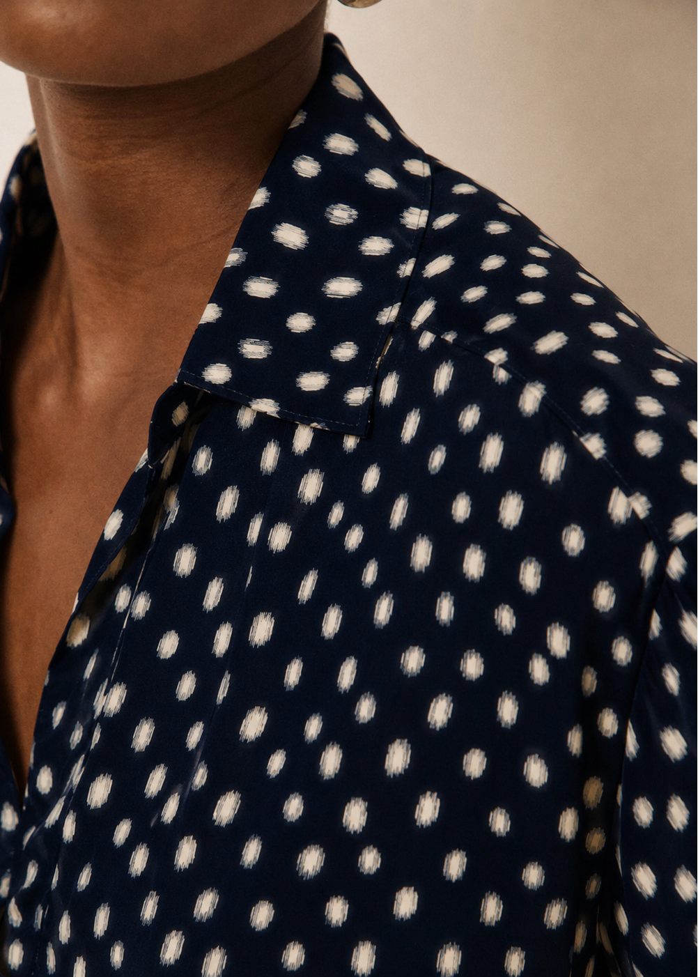 Chorus Blouse in Navy/White from Hartford