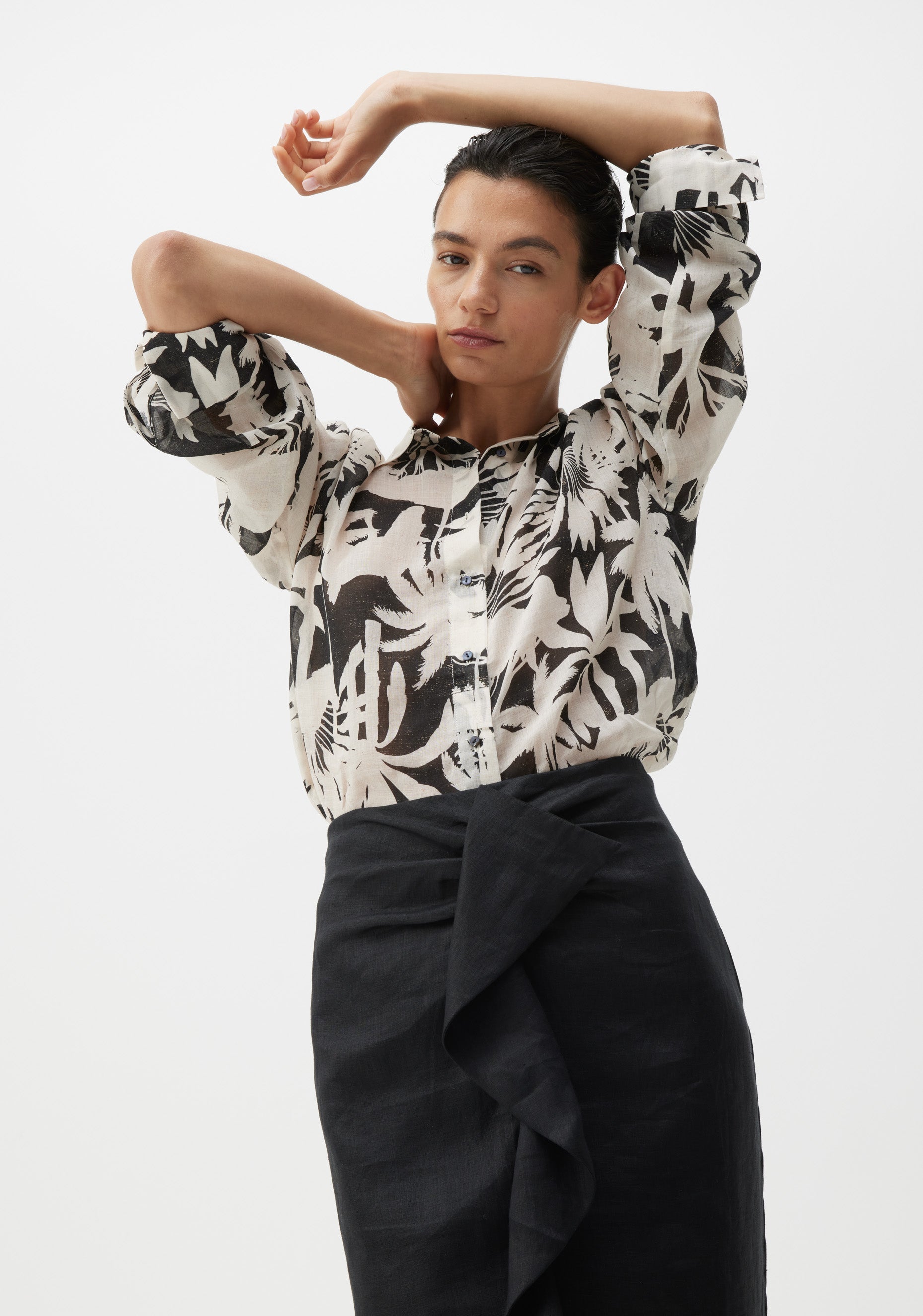 Morrison Savasi Shirt in Black/White Botanical Print