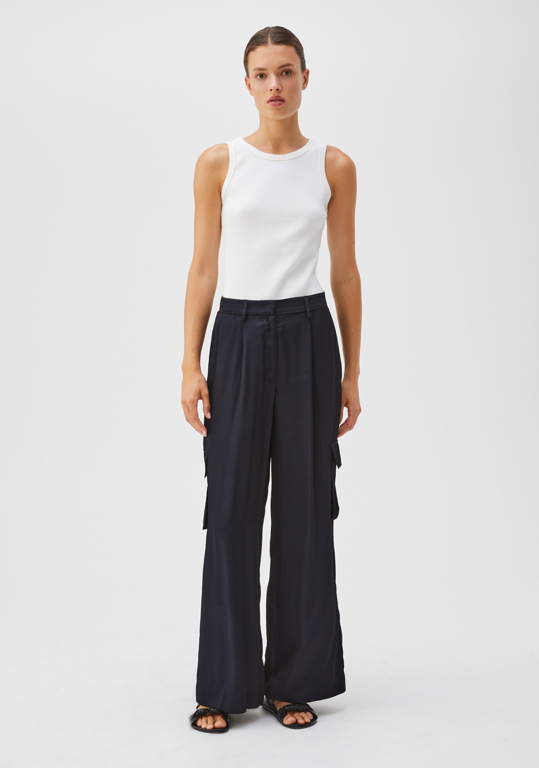 Morrison Ursula Pants in Navy