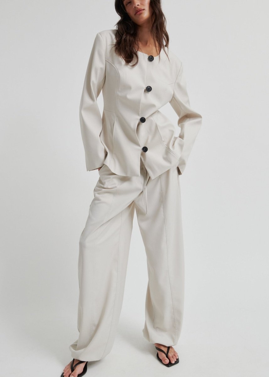 Amaze Cargo Trousers in Beige from SECOND FEMALE at Edito Boutique