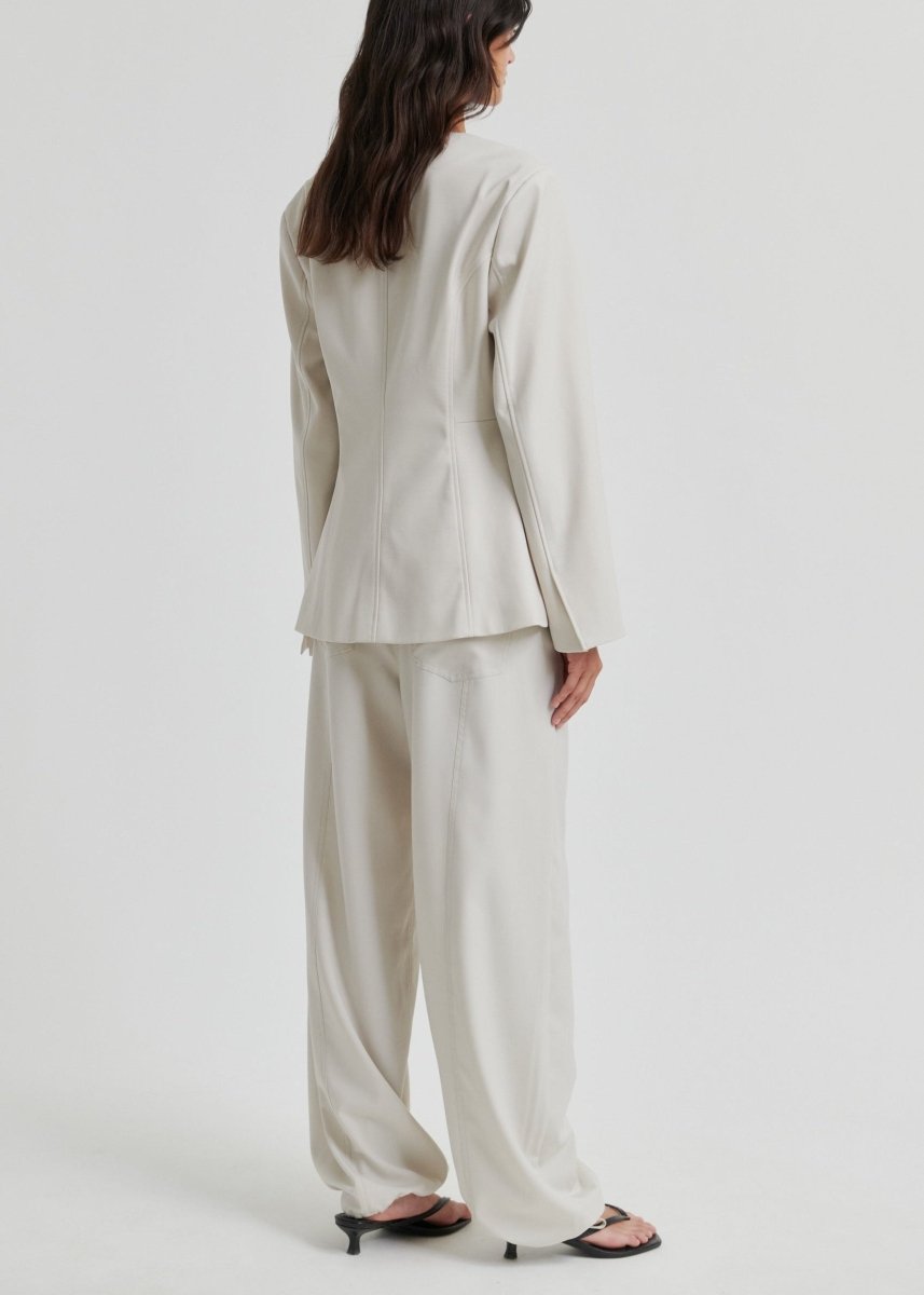Amaze Cargo Trousers in Beige from SECOND FEMALE at Edito Boutique
