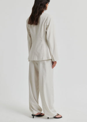 Amaze Cargo Trousers in Beige from SECOND FEMALE at Edito Boutique
