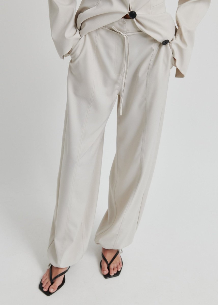 Amaze Cargo Trousers in Beige from SECOND FEMALE at Edito Boutique