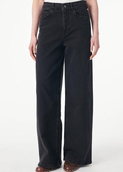 Bilbao Jeans in Black from VANESSA BRUNO at Edito Boutique