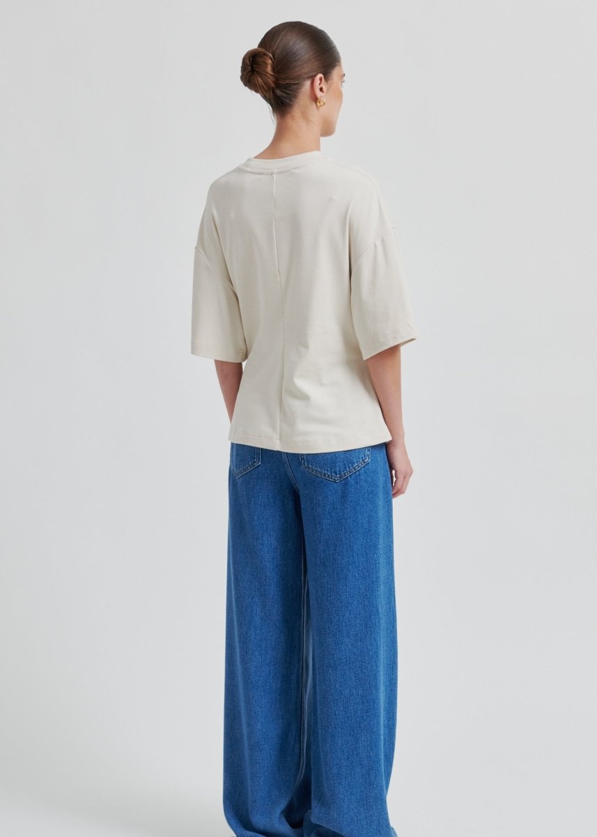 Enora Brooch Tee in Beige from SECOND FEMALE at Edito Boutique