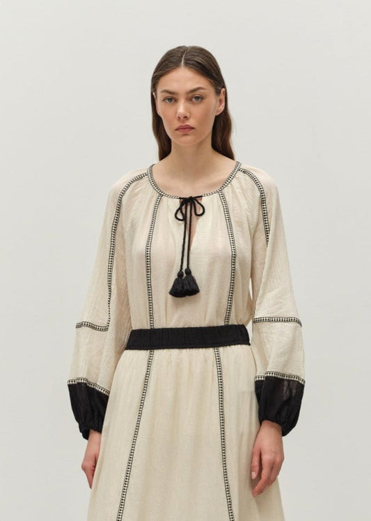 Epilogue Blouse in Off White/Black from DEVOTION TWINS at Edito boutique