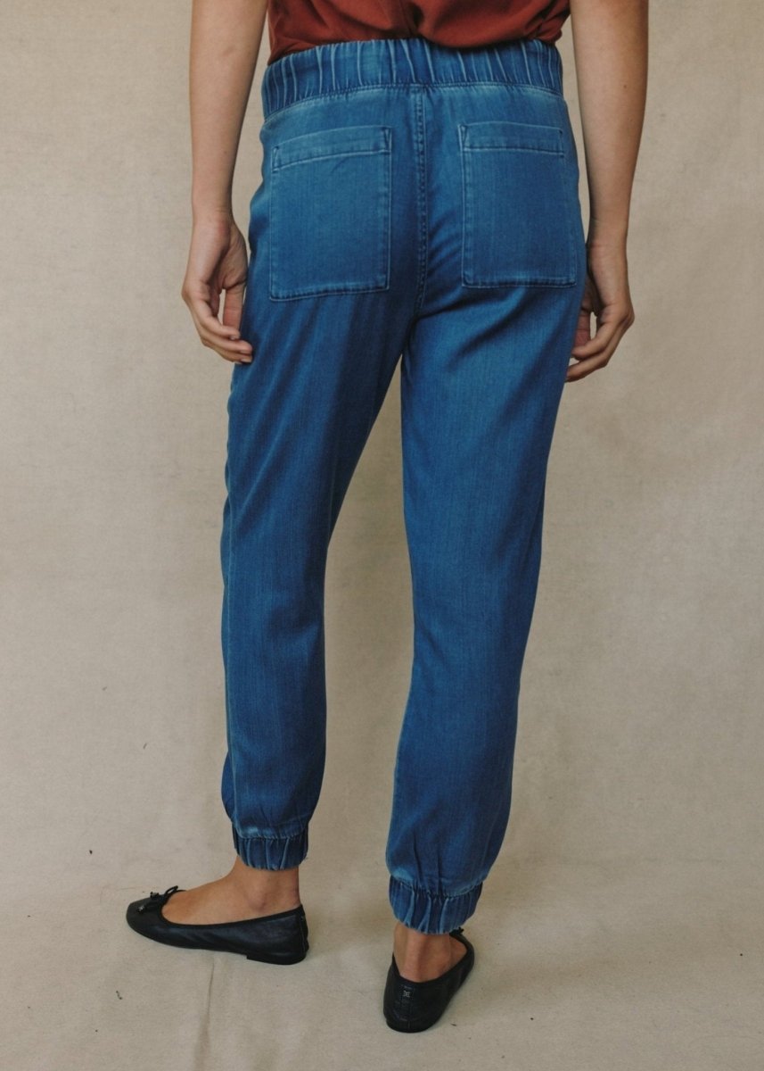 Pocket Jogger in Indigo from BELLA DAHL at Edito boutique