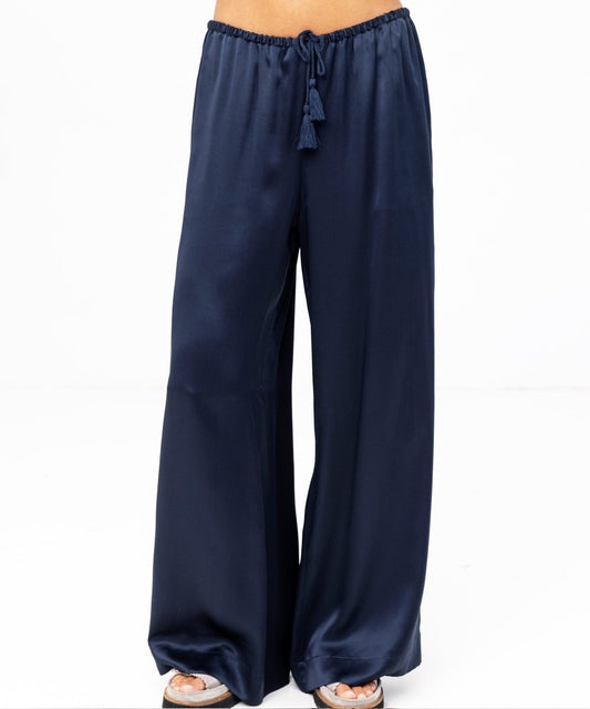 Pump Up Volume Pant in Storm from GO SILK at Edito boutique